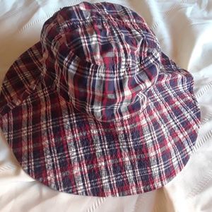 Reversible plaid/red fishing hat